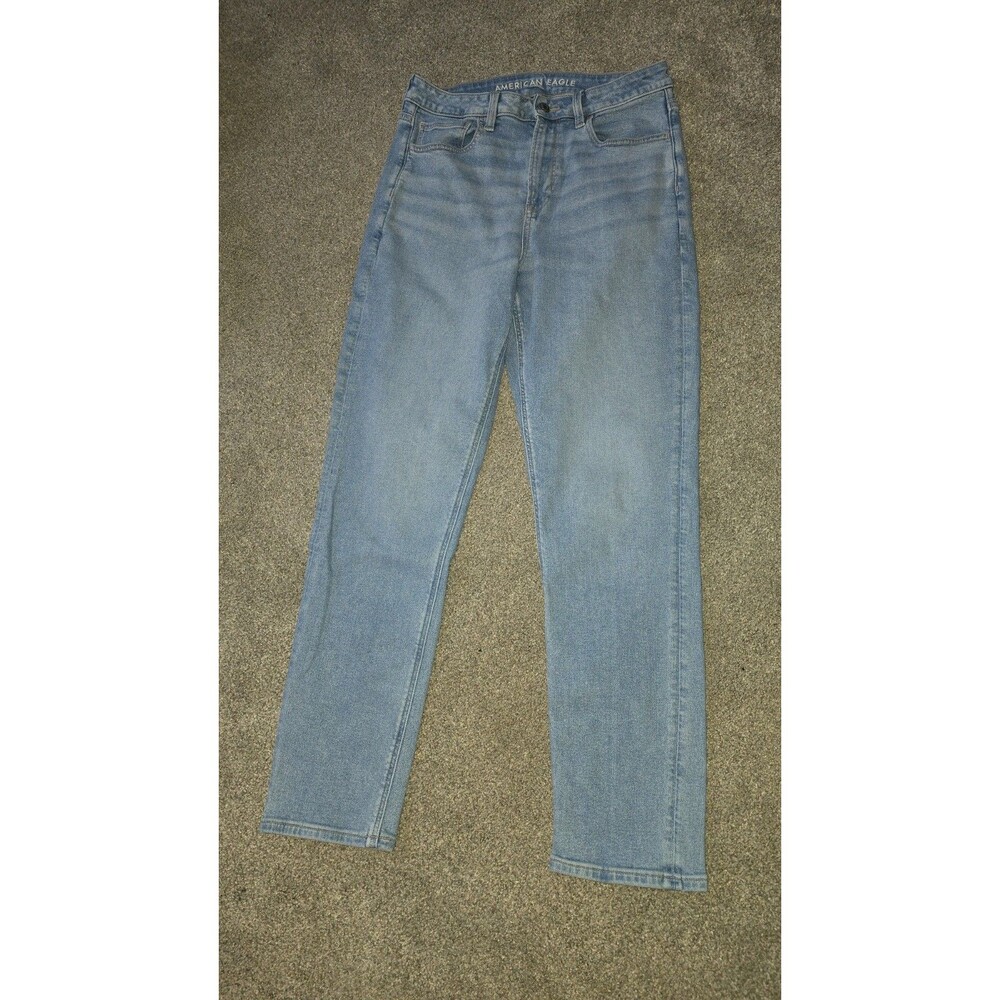 WOMAN'S AMERICAN EAGLE SIZE:6 LIGHT WASH STRETCH MOM JEANS HIGH RISE**WORN 1X**